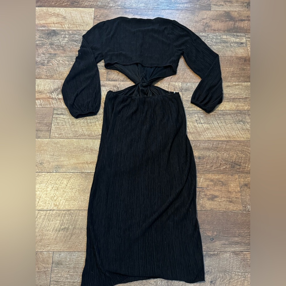 Lush Black Long Sleeve Twist Cutout Midi Dress - Picture 5 of 5